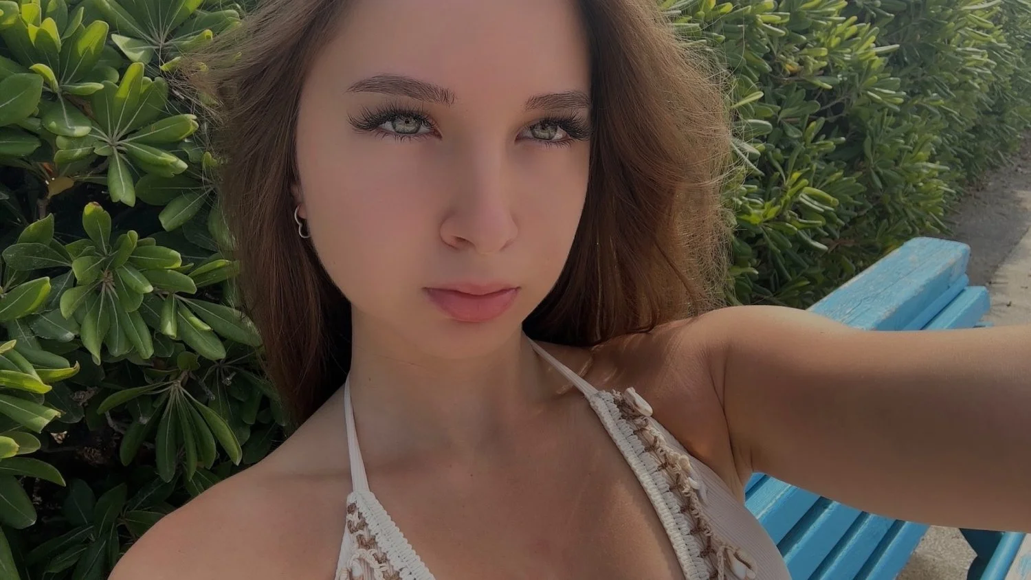 Cute Romanian baddie Roxana image 6