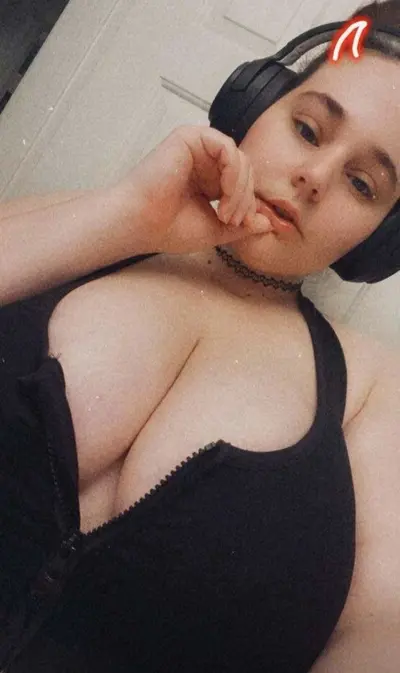 Pretty Bbw Pawg’s Juicy Melons 🍈🍈 cover image