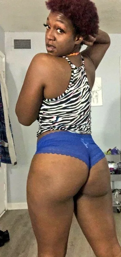 Ebony wit Ugly face but pretty pussy image 2