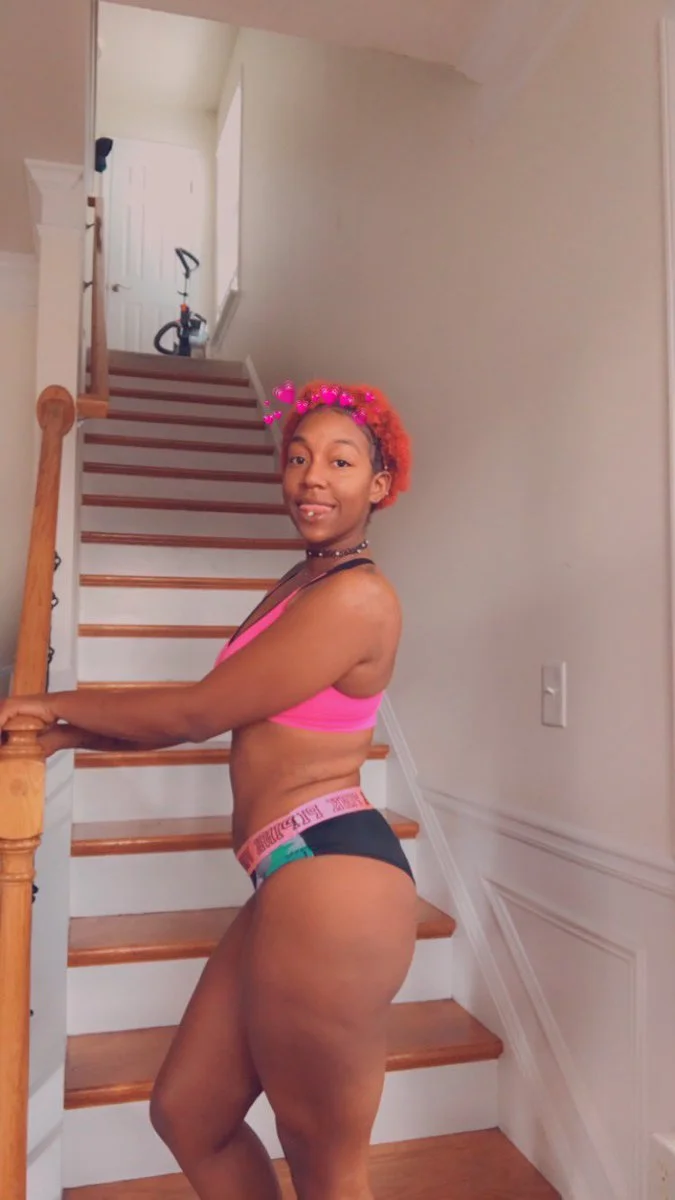 Ebony wit Ugly face but pretty pussy image 5