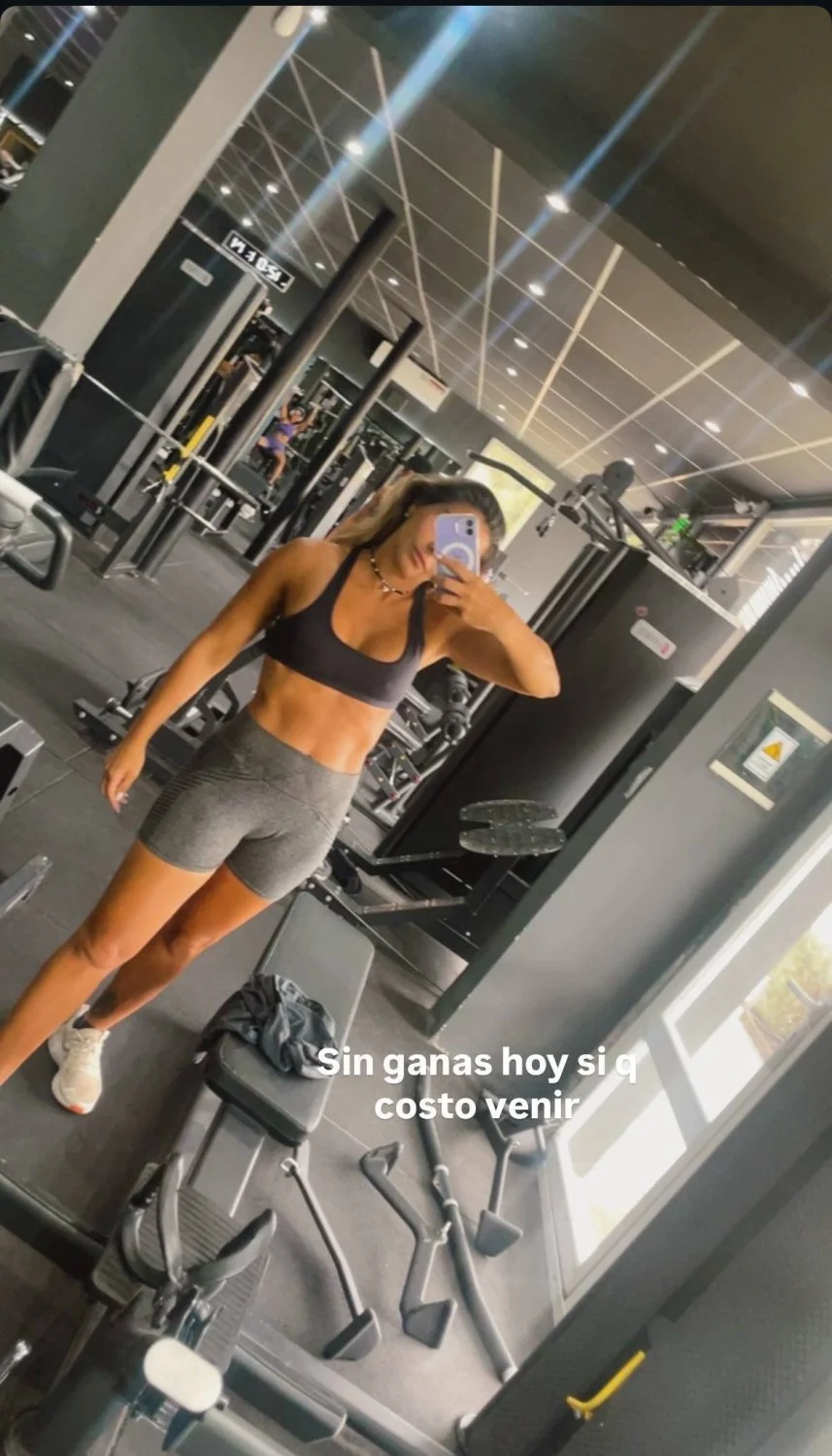 Milf de 40 se cree que tiene 18 🤤🤩🥵🔥❤️😍 image 3