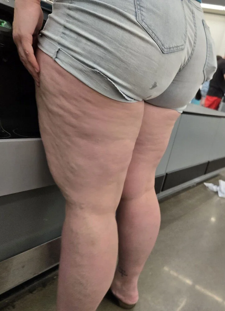 white pawg big booty snowbunny image 4