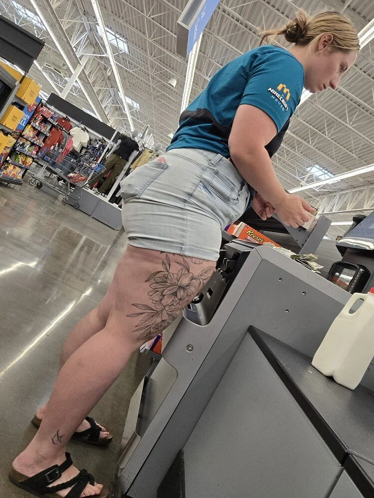 white pawg big booty snowbunny image 6