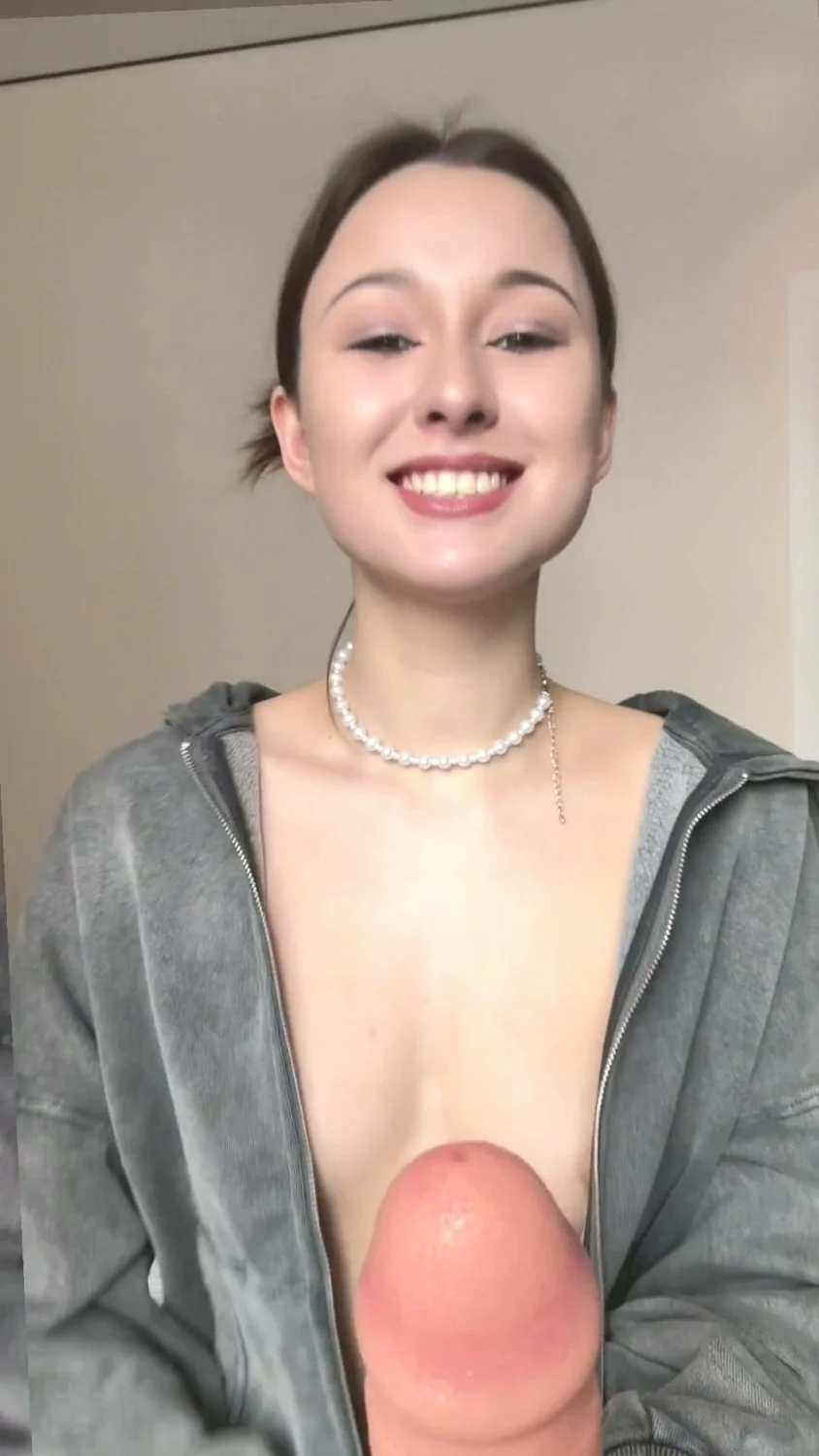 🔞 Wild busty big tits nude stripping naked wet 💦🍑 Exclusive OF image 2