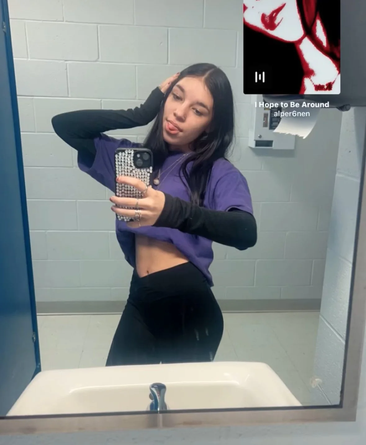 Trib my gf little sister and I’ll send you my gfs leaks. image 11