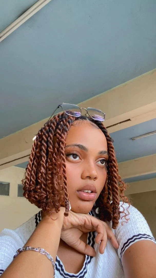 Vazou 🇦🇴 mulataa se picar dedo 🤤😍😋 main image