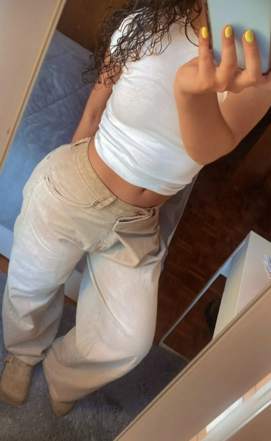 Novinha Tuga rabuda e peituda image 12