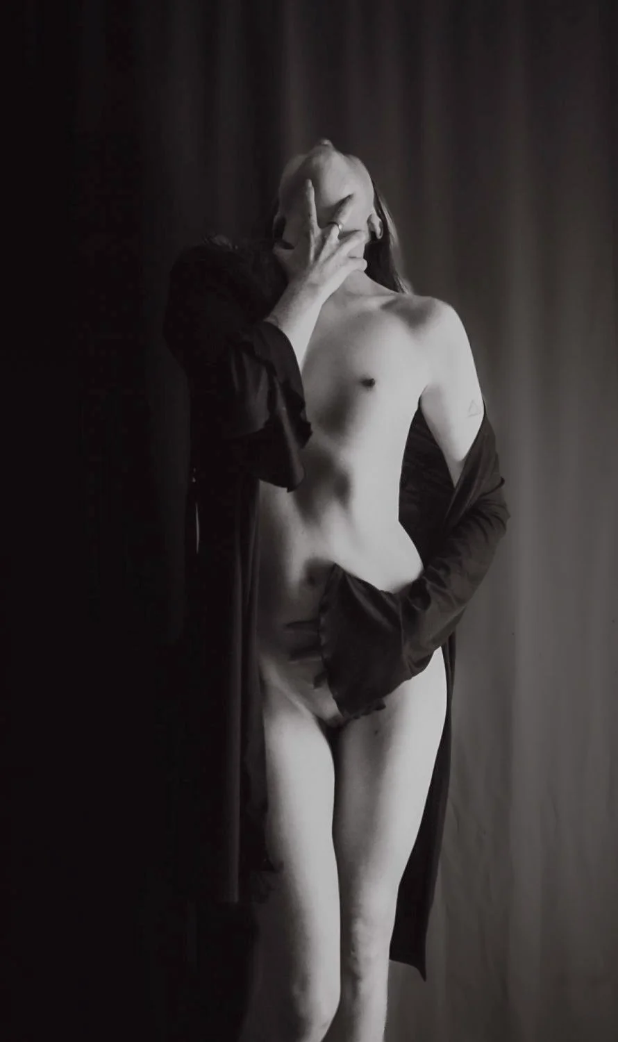German slut shares her pictures! image 2