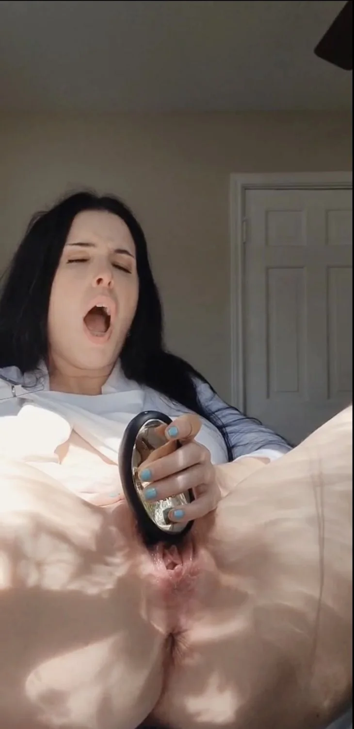 Brunette SexDoll Cumming main image
