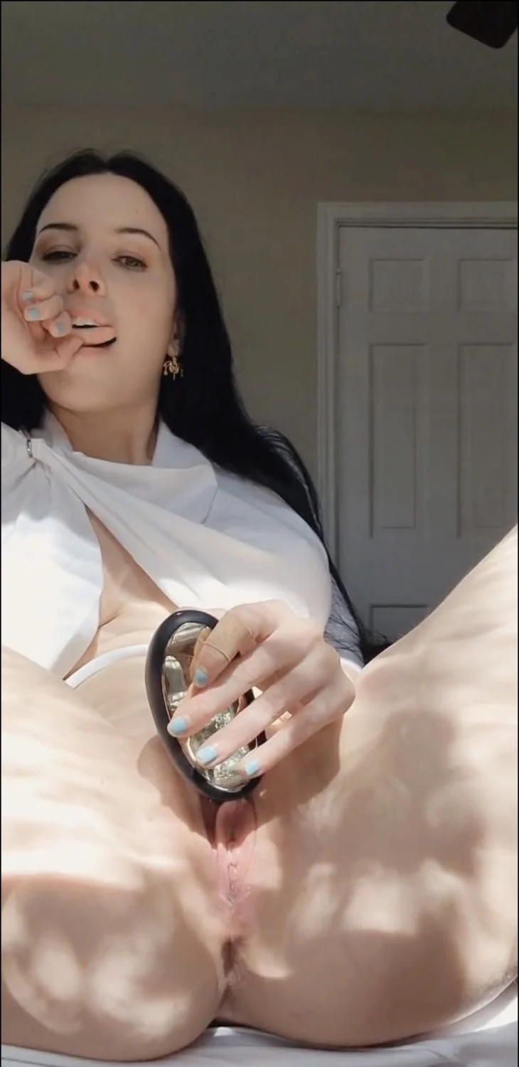 Brunette SexDoll Cumming image 2