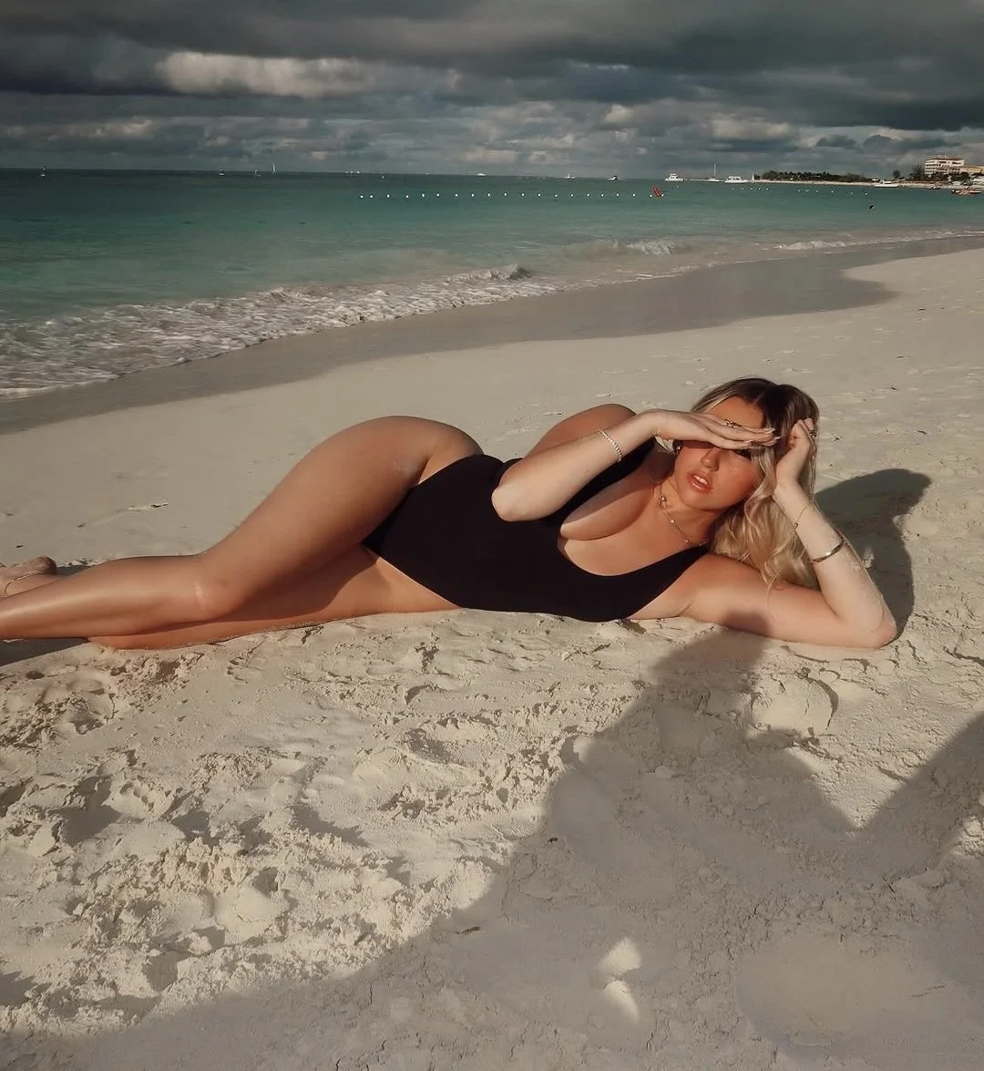 Canadian old school crush is showing off (IRL request) image 5