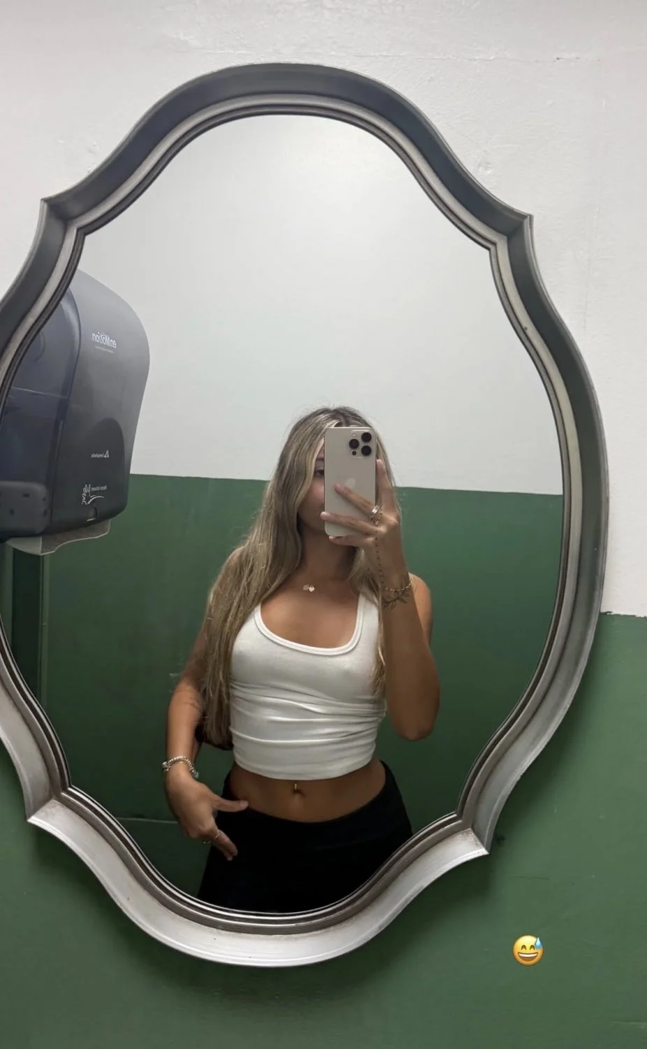 Emma loves taking pics of her sexy body part2 image 33