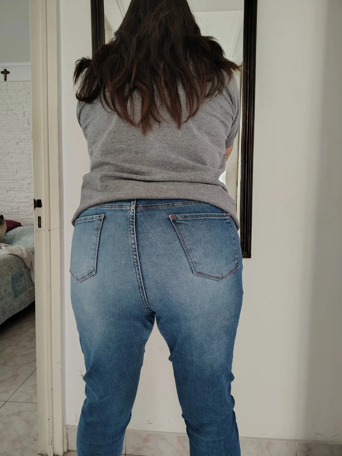Mi esposo de fue de viaje ye cogí al vecino. Me darías??ilf hotwife image 4