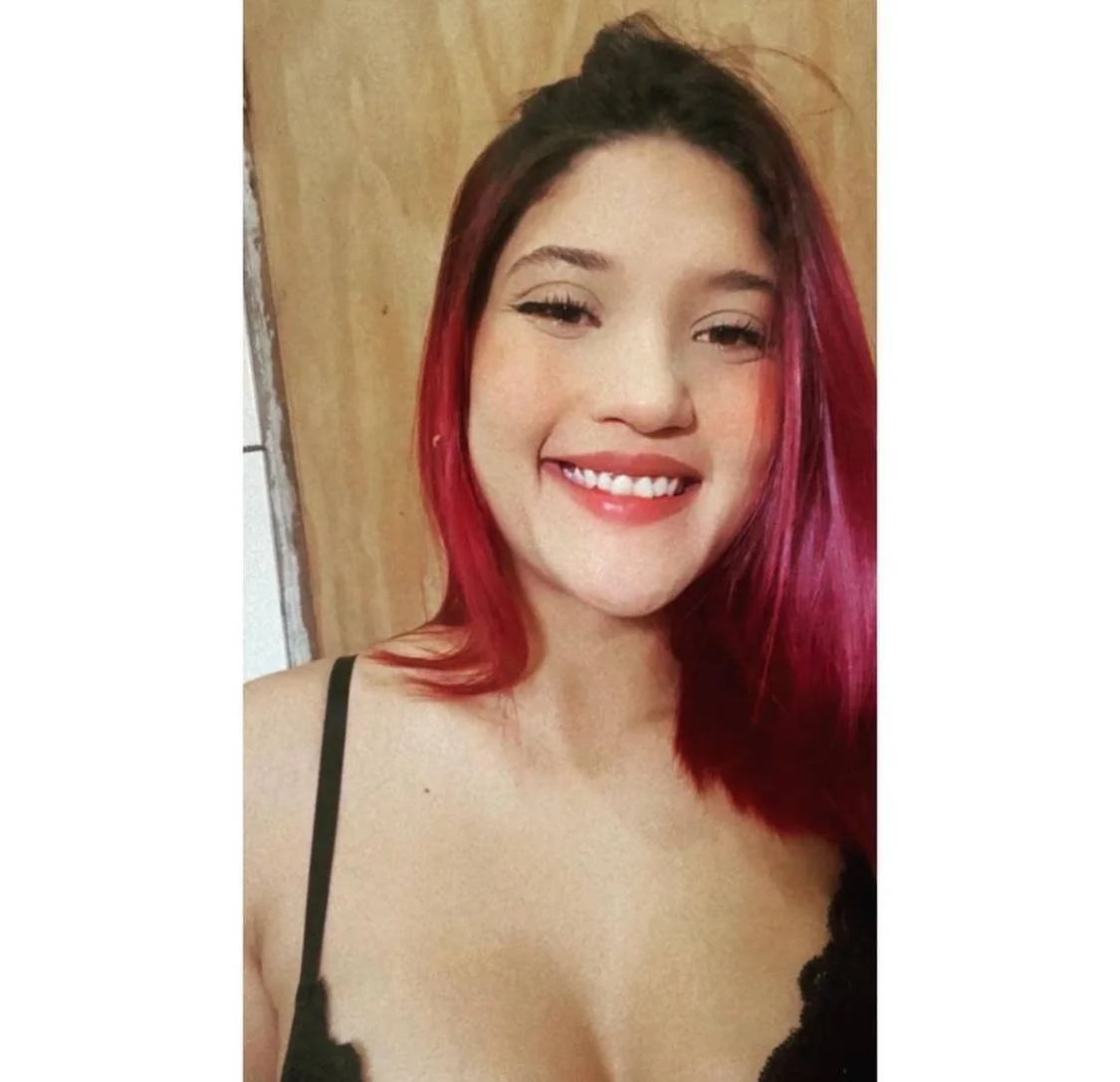 Ruiva muito peituda vazada se exibindo image 1