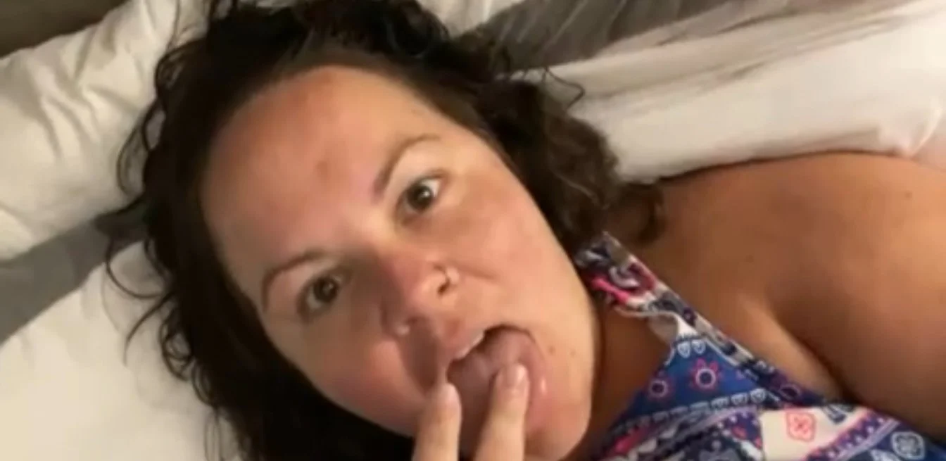 BBW married mom tastes her bbw pussy growl and flashes her tits image 2