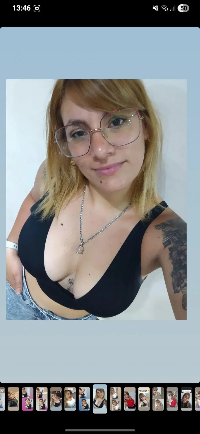 La mama de mi amiga es una zorra tetona main image