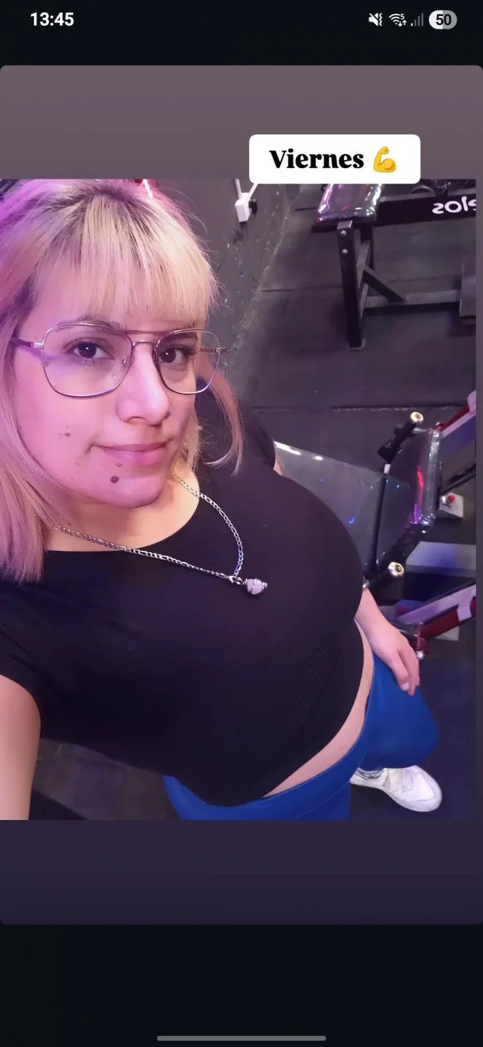 La mama de mi amiga es una zorra tetona image 2