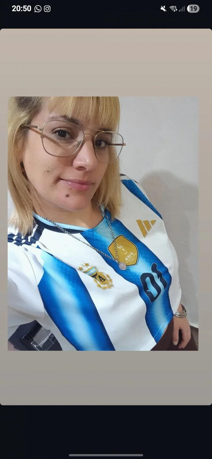 La mama de mi amiga es una zorra tetona image 3