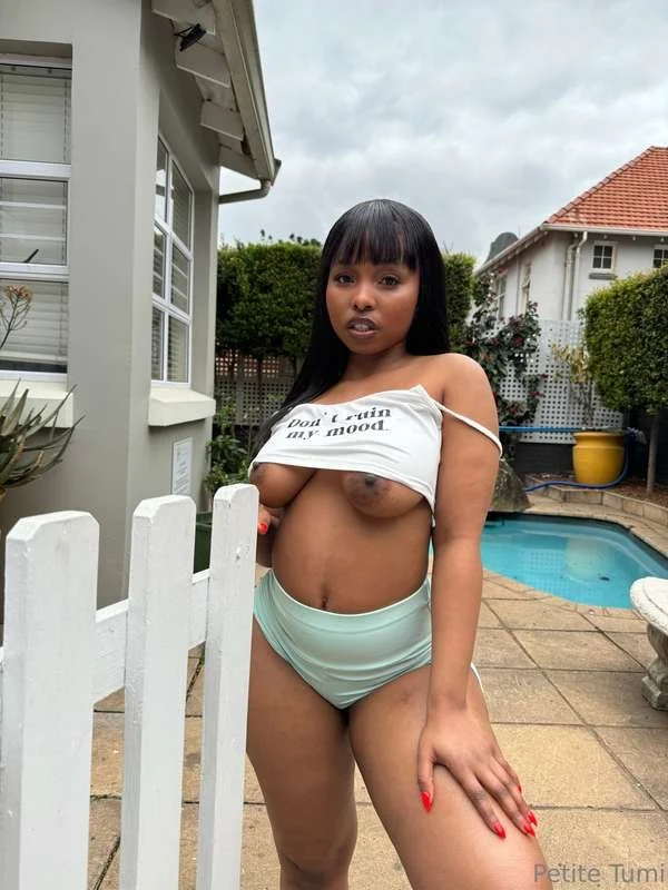 The hottest chick here African goddess image 26
