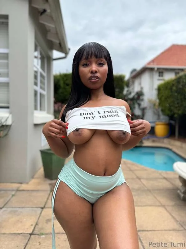 The hottest chick here African goddess image 8