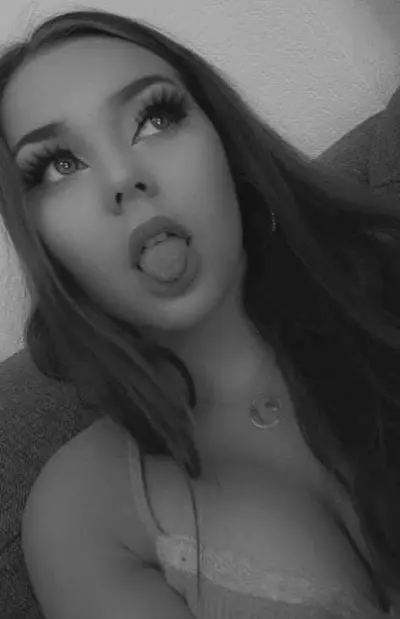 use my 👅 daddy (trib some pics and dm me them) cover image