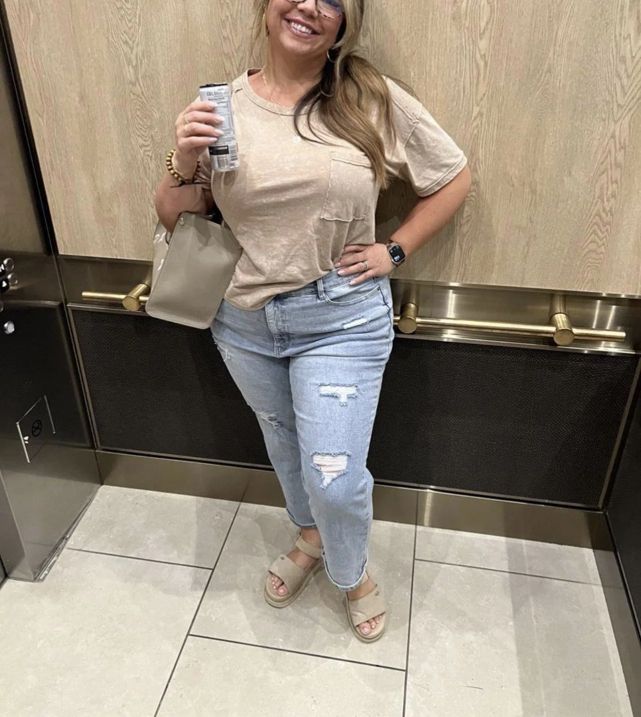 Can't help showing off my church MILF on telegram UN nfq_666 main image