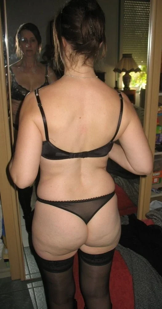Amateur Mature Wife From Spain Undressed image 23