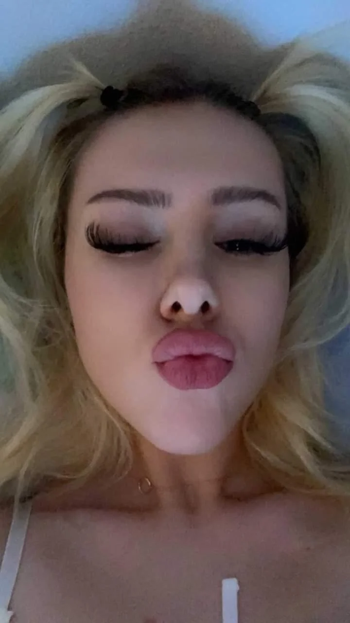 Blonde gf public flash image 5