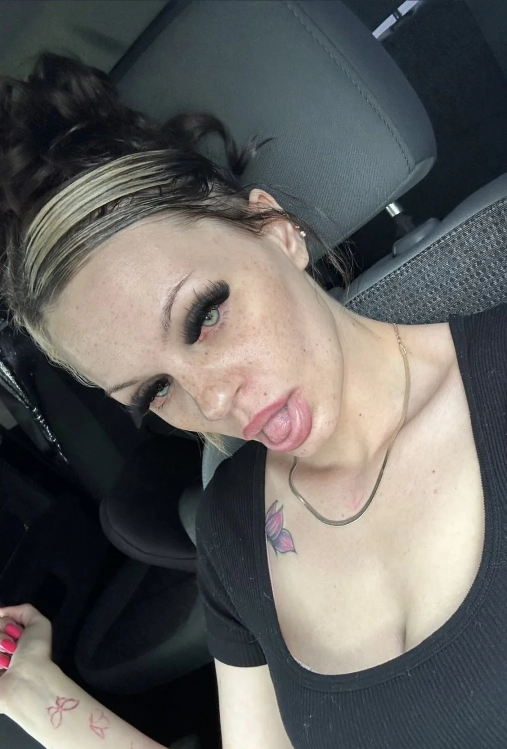 insta baddie feet image 11