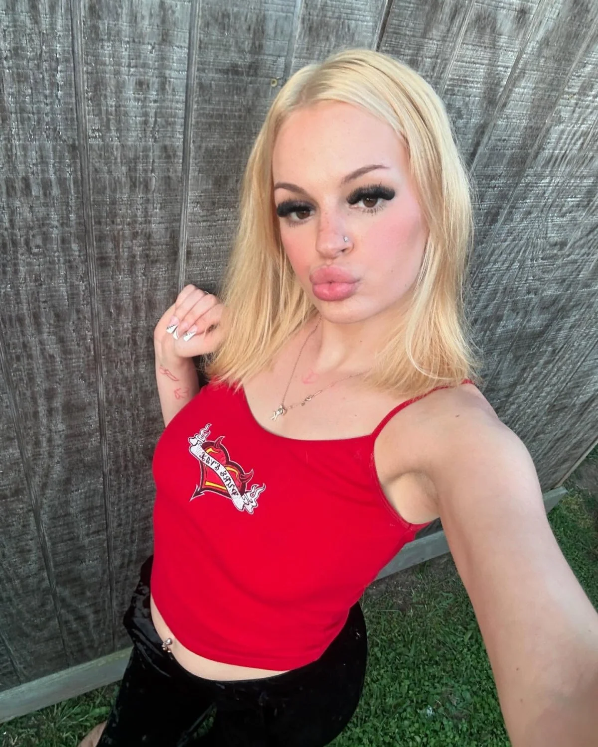insta baddie feet image 2