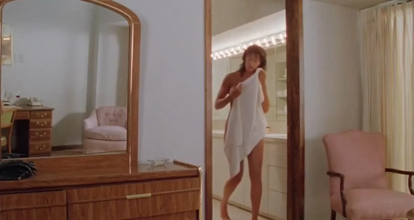 Joan Severance drops towel - See No Evil - Classic ENF image 6