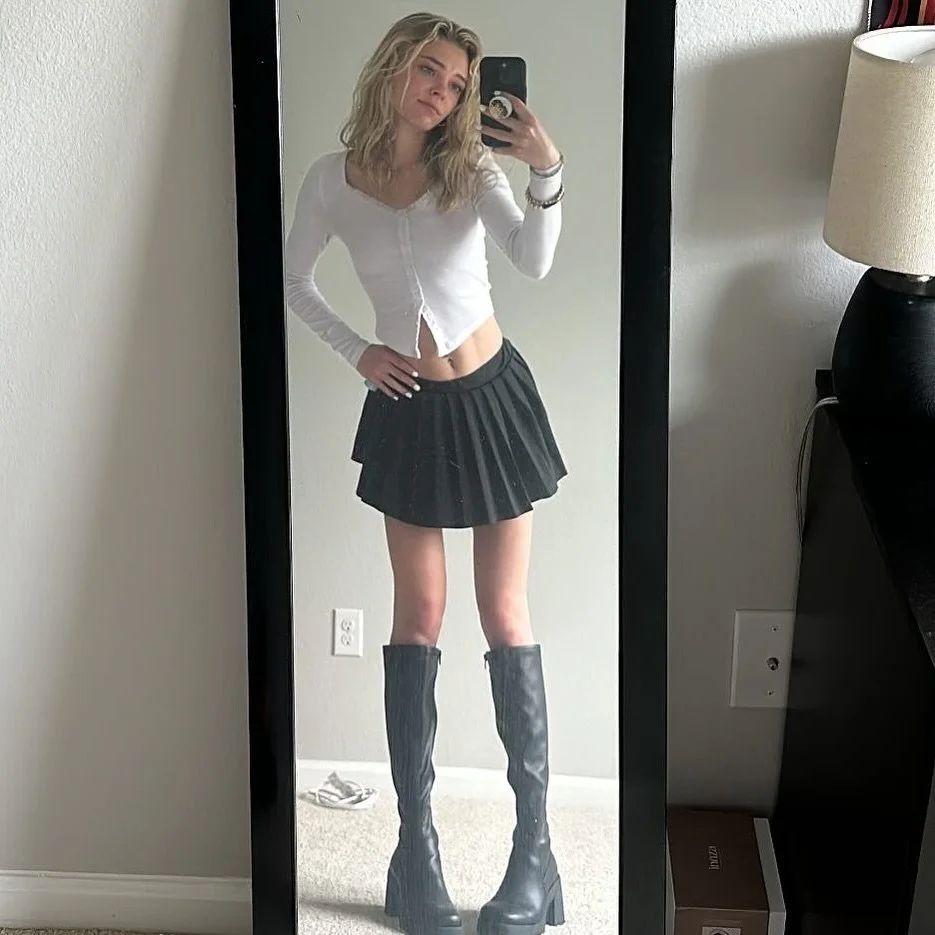 American blonde cutie fucked in elevator image 2