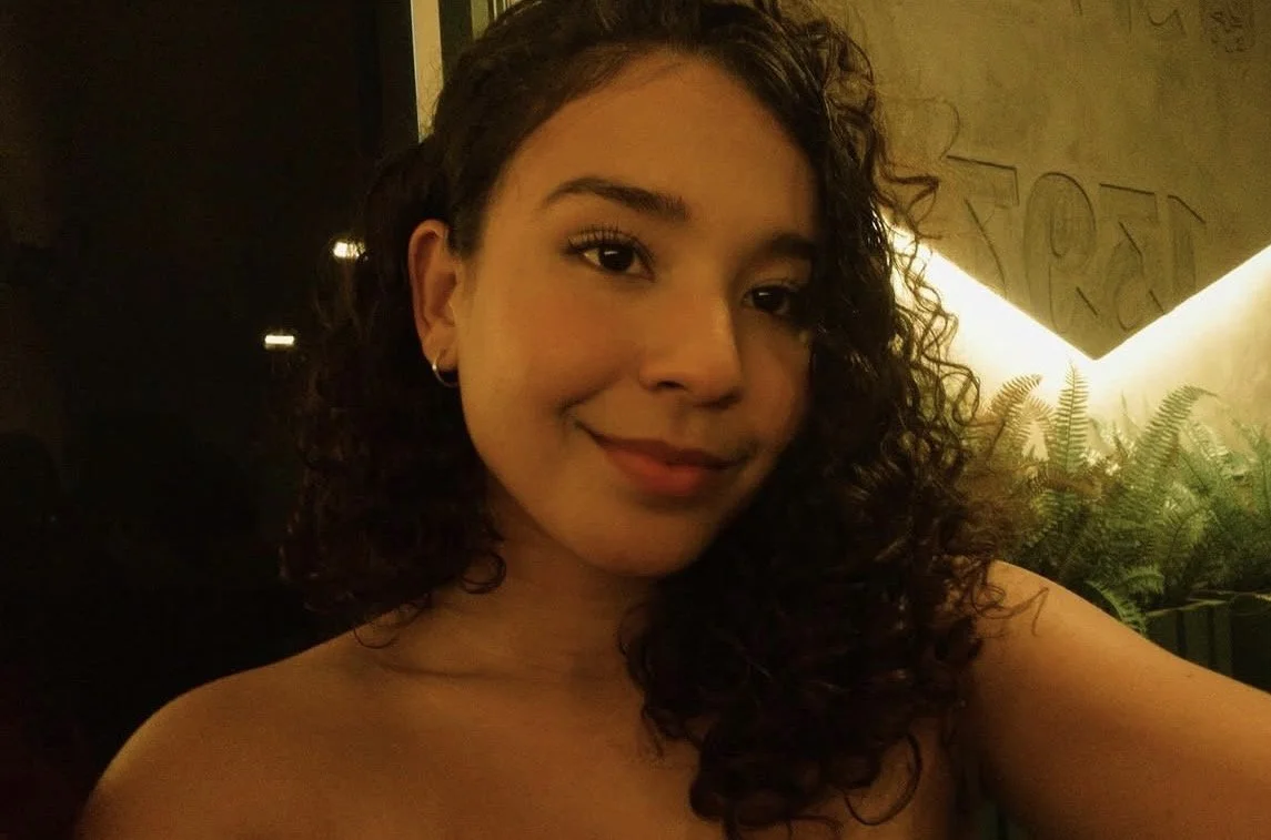 Ana Kelly muito safadinha em 4 paredes de Gv image 2