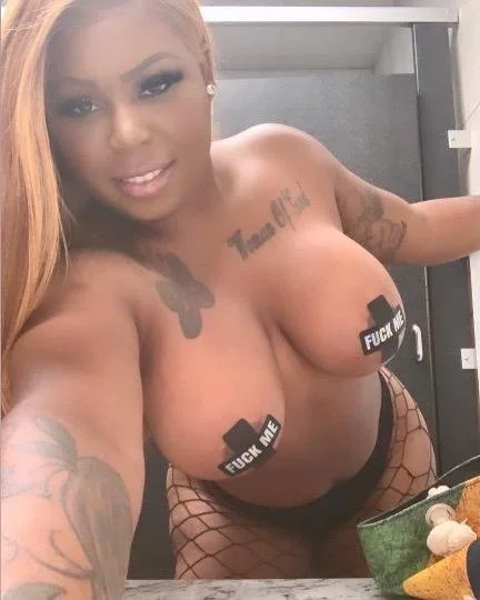 Gorgeous Ebony DamnSkyla image 13