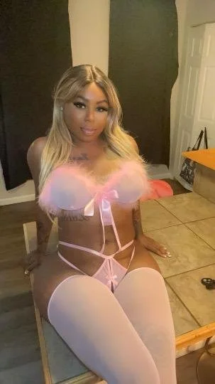 Gorgeous Ebony DamnSkyla image 20