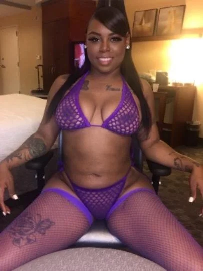 Gorgeous Ebony DamnSkyla image 8