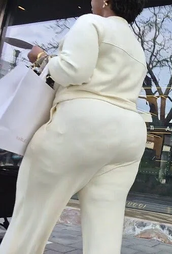 Monster booty walking down street (not oc) image 5
