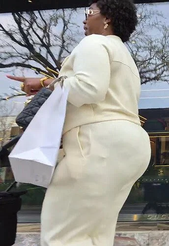 Monster booty walking down street (not oc) image 7