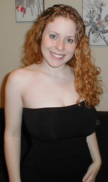 Kira LittleRedHead Stretch image 14