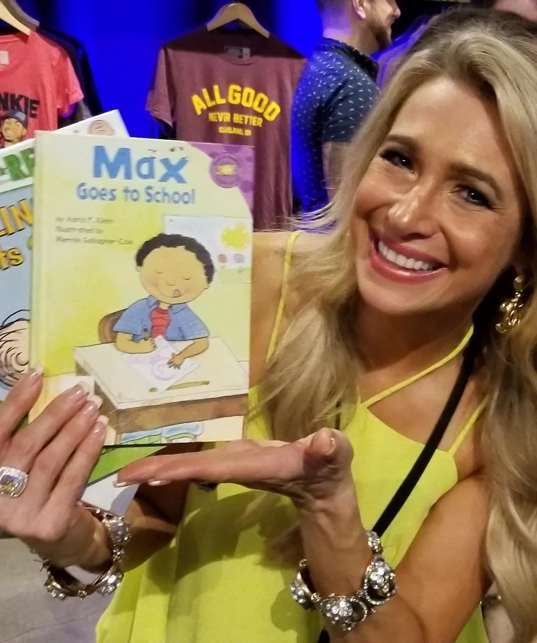 MILF reporter Stefani Schaefer image 3