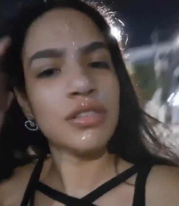 Novinha leva gozada na cara em publico do amante!! vazou, vazada, vazados, amador, novinha, corno image 2