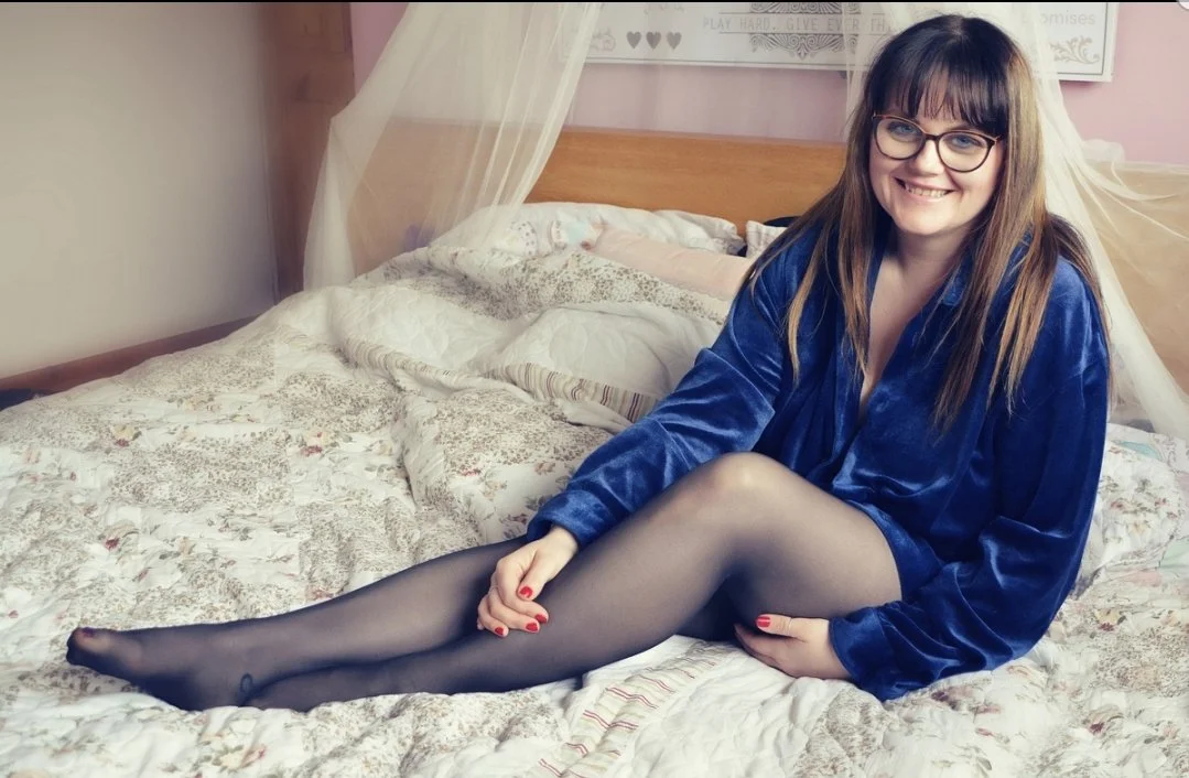 Amateur Sexy Young Brunette Poses image 12