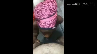 Negra viciada em crack mamando na escada até gozar cover image