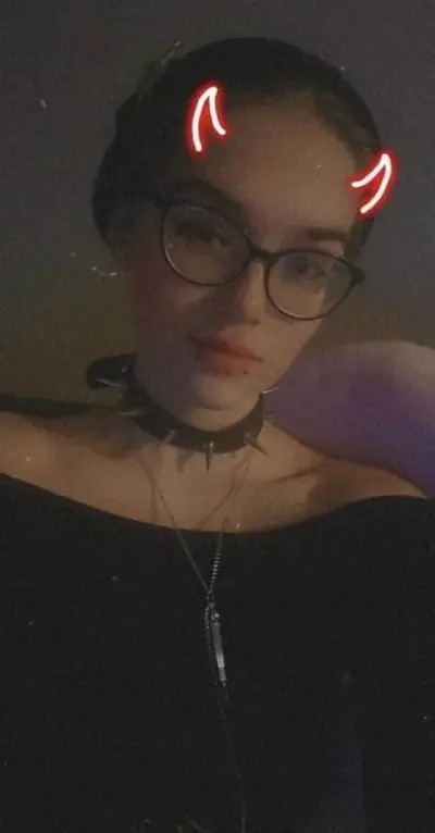 18 yr young slut Czech GF Maria xposed , share repost cover image