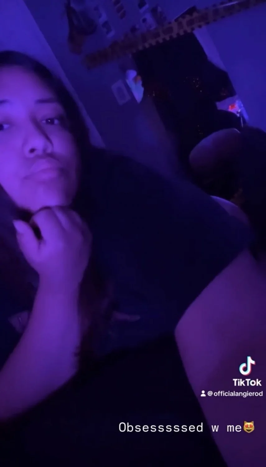 SoCal BBW Latina Torta slut Angie playing with her fat juicy pussy main image