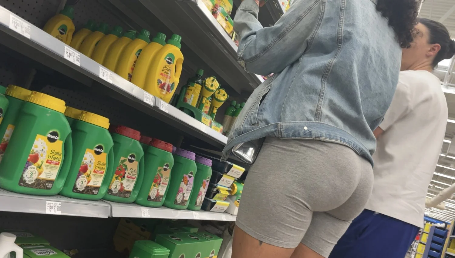 Bubble booty ebony milf stalk image 2
