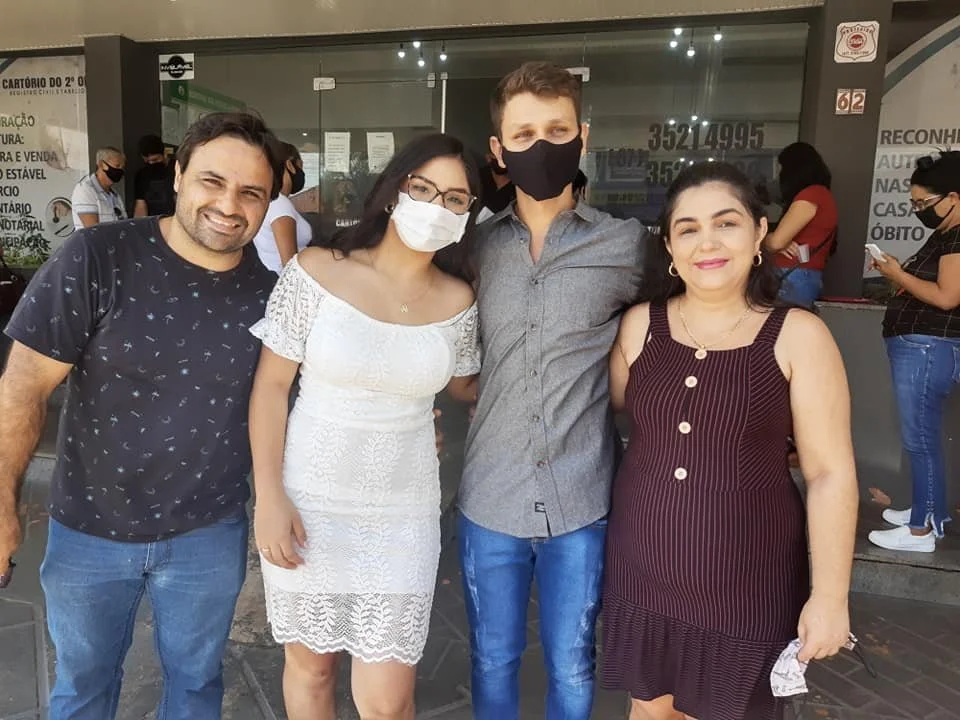 Casou nova, com certeza vai fazer o marido de corno. Ele tem uqe por essa putinha pra levar pica. image 4