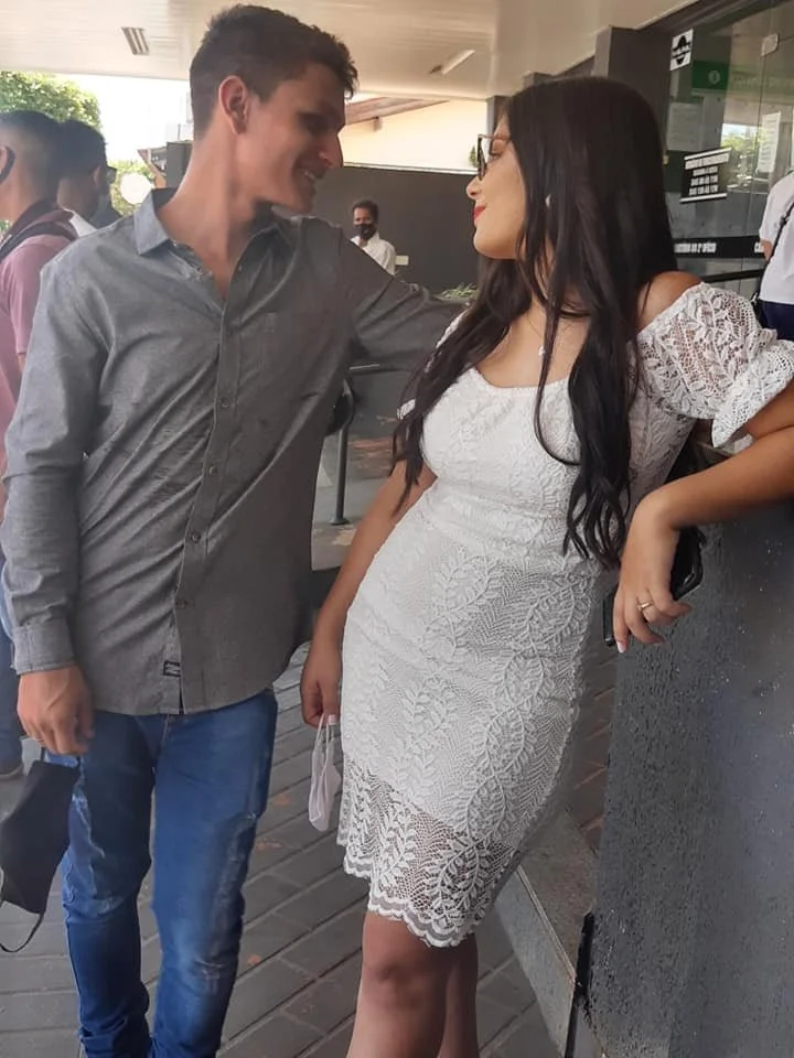 Casou nova, com certeza vai fazer o marido de corno. Ele tem uqe por essa putinha pra levar pica. image 8