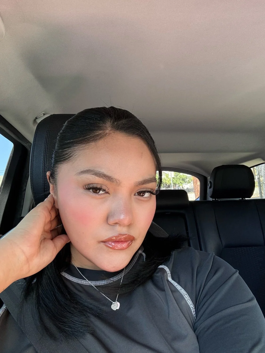 Gym girl throwing ass + selfies image 4