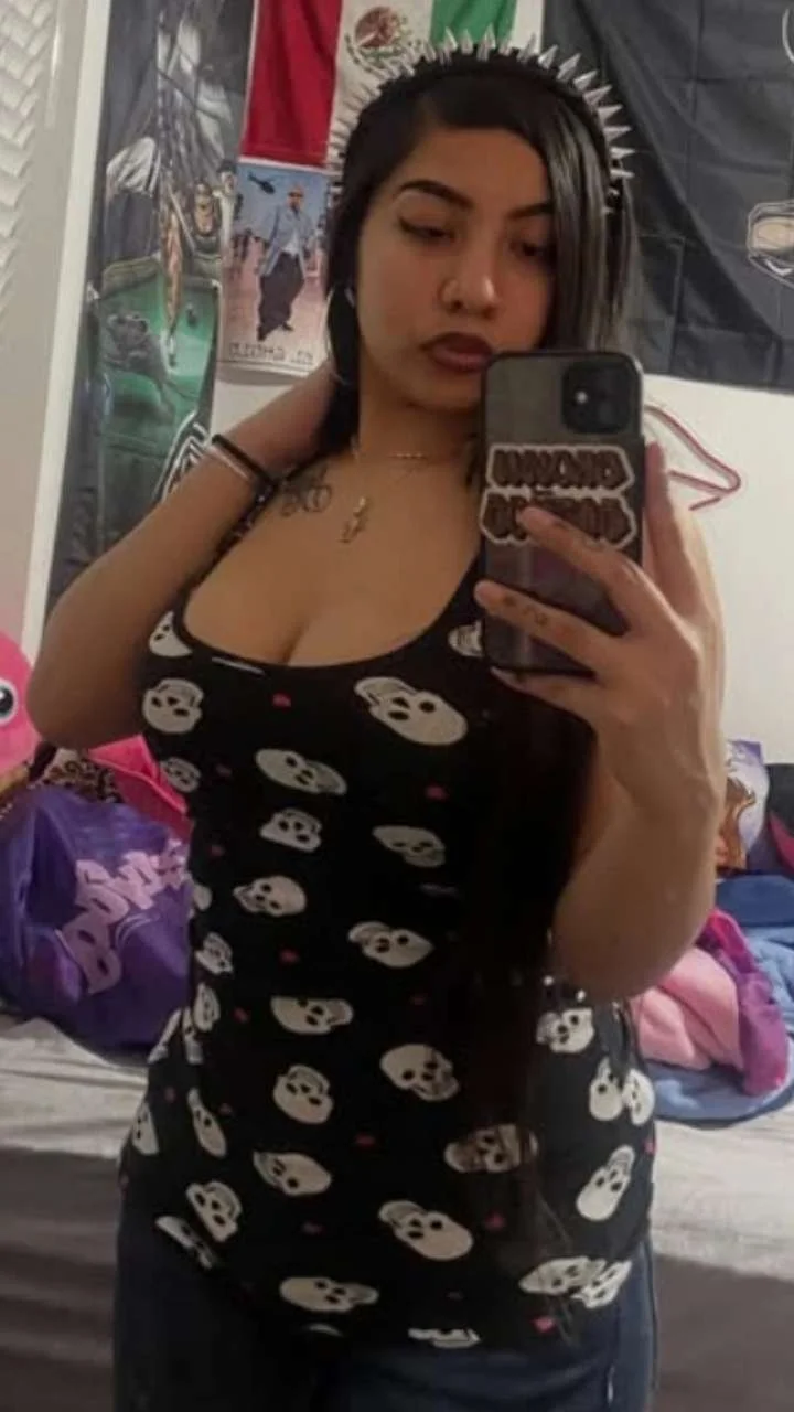 SoCal Latina Hoodrat image 3